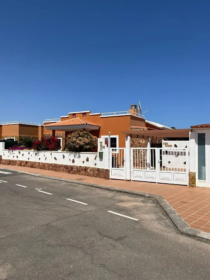Casa Piedra, Luxury Family Front Line Golf, Hot Tub,Pool Table, 8 Pers, Caleta De Fuste Villa